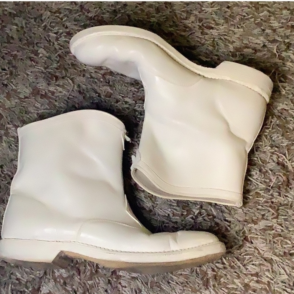 Paula Stout Westetn Women's White Ankle Boots